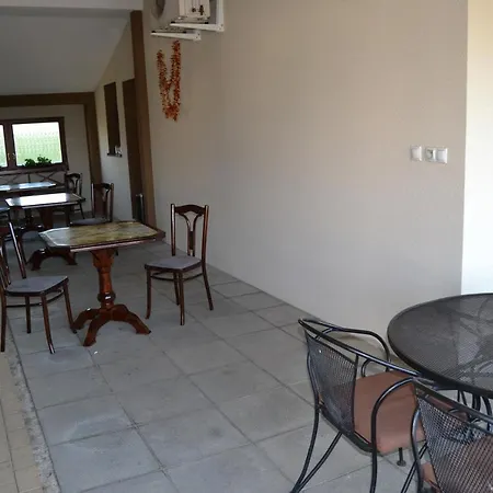 Restauracia-penzion Altana *