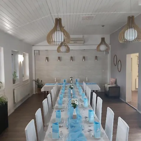 Reštaurácia-penzión Altana Casa de hóspedes