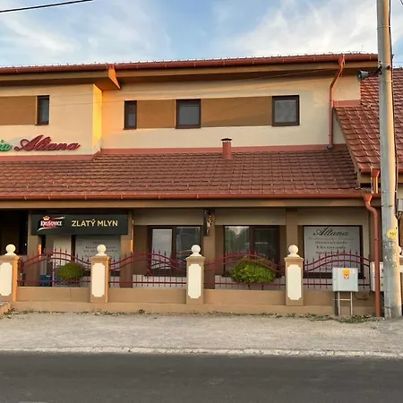 Restauracia-penzion Altana *